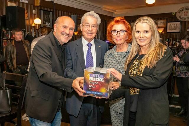 Niki Neunteufel, ehemaliger Bundespräsident Heinz Fischer, Inge Klingohr und Brigitte Neunteufel | Foto: Andreas Novotny