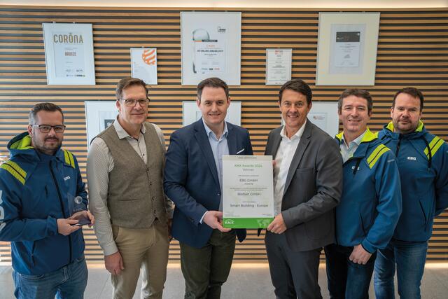 EBG-Techniker Klaus Schoßthaller, Biohort Project Manager Johannes Zauner, Biohort-Geschäftsführer Maximilian Priglinger, EBG-Geschäftsführer Oskar Kern, EBG-Projektleiter Thomas Eßbichl und EBG-Bauleiter Franz Hinterberger freuen sich über die Auszeichnung.  | Foto: Biohort