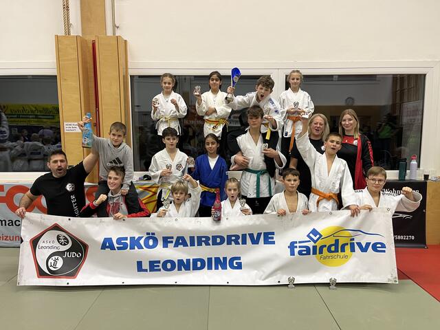 Die SchülerInnen vom ASKÖ Fairdrive Leonding sind neue Judo Vize-LandesmeisterInnen. | Foto: ASKÖ Fairdrive Leonding