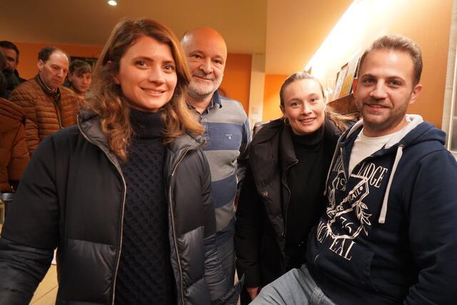 Am Weingut von David Lunzer mit Carmen, Wolfgang, Caroline und Oliver | Foto: Andrea Glatzer