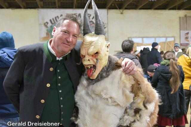 Erster Vizebürgermeister von der Marktgemeinde Sinabelkirchen Dip- Ing. Josef Gerstmann mit Obmann Marco Fall. | Foto: Gerald Dreisiebner