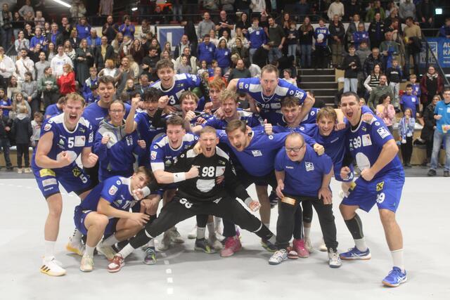 Jubeltraube beim Derbysieg der Hollabrunner. | Foto: arbes