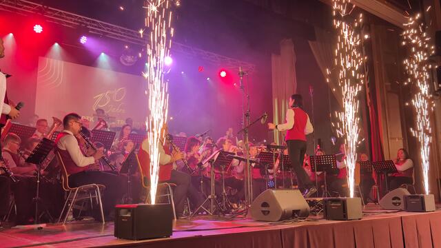 Einen Abend voller Musikgeschichte und großer Emotionen bot die Stadtkapelle Trofaiach dem Publikum an ihrem Galakonzert zum 150. Geburtstag. | Foto: Kern/Jung