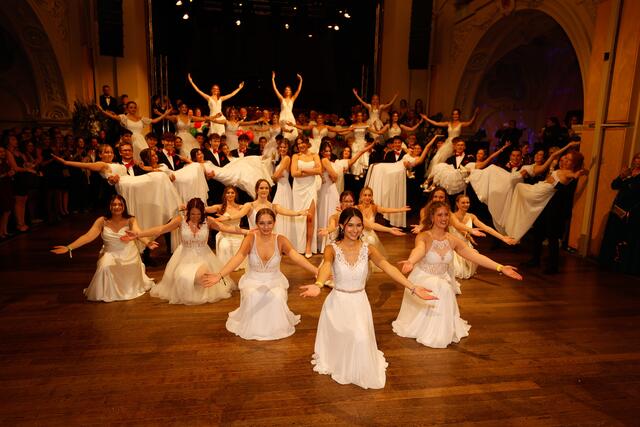 Die Maturanten begeisterten bei der Eröffnung. | Foto: Mlakar Media