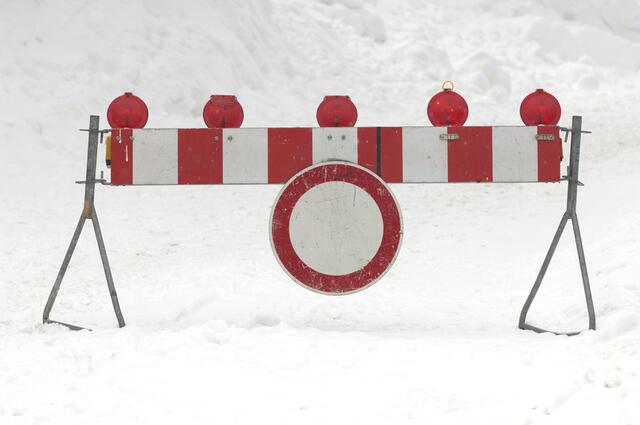 Vollsperre der B 182 im Bereich der Hallensteinbrücke in der Nacht von Donnerstag auf Freitag. Während der kurzen Winterpause über Weihnachten wird dann vorübergehend eine zweispurige Verkehrsführung über die Brückenbaustellen angestrebt. | Foto: Symbolfoto: privat