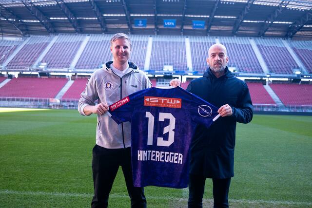 Martin Hinteregger wird ab Jänner für die Austria auflaufen. Günter Gorenzel: "Martin stellt in jeder Hinsicht einen Gewinn für unseren Verein dar." | Foto: Foto: Austria Klagenfurt
