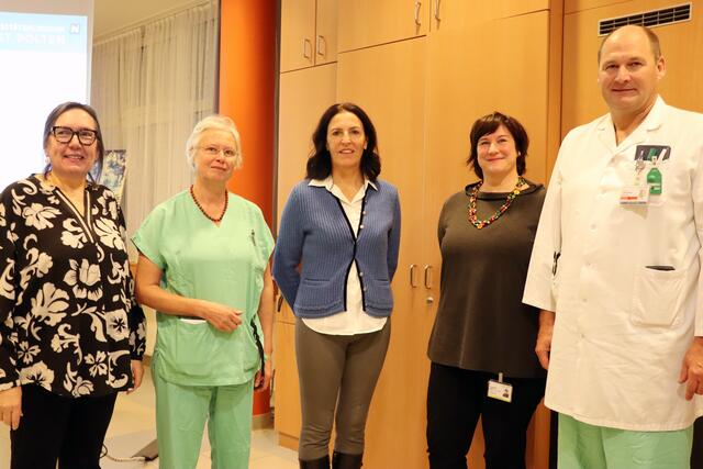 Ärztliche Standortleitung Ingrid Geiss, . Veronika Freystetter, Margit Bachner, Angelia Mies und Wolfgang Reiner (v.l.) | Foto: LK Lilienfeld