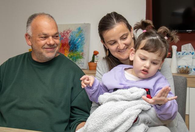 Bedingt durch ihre Erkrankung nimmt Lisa ihre Umgebung ganz anders wahr. | Foto: MeinBezirk/Doms
