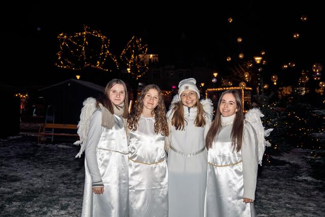 Die Stadt der Engel erstrahlt wieder im weihnachtlichem Glanz.  | Foto: Olga Bereslavskaya