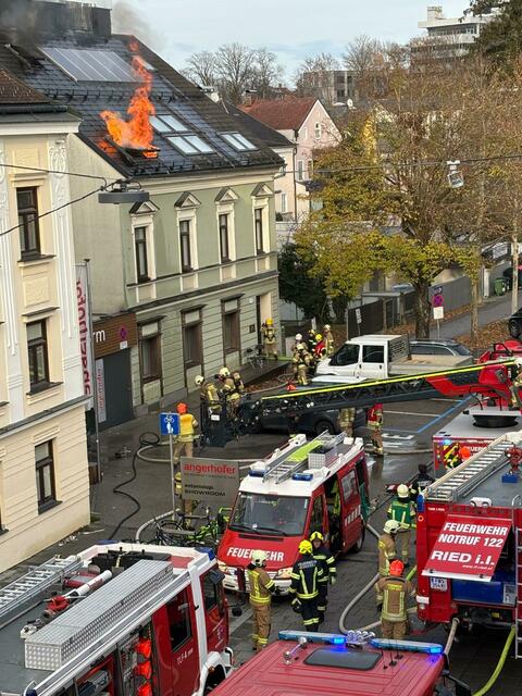 Das Feuer brannte die Wohnung des 38-Jährigen völlig aus. | Foto: Fotokerschi/Doms