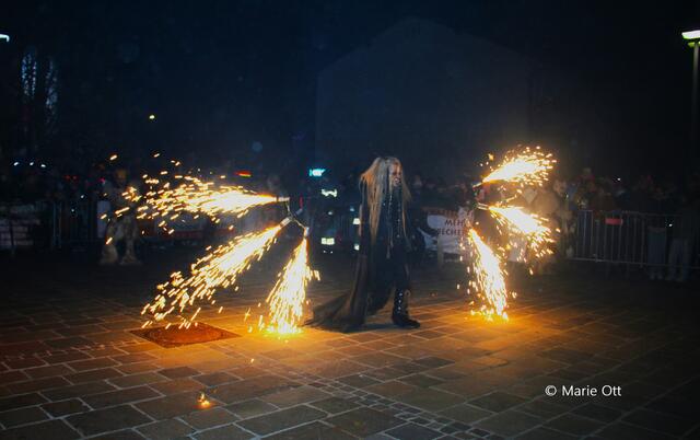 Feuershow Abaddon Pass