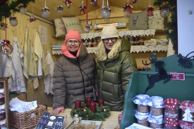 Sandra Haipl und Barbara Ortner mit Chutneys. | Foto: Thomas Fuchs