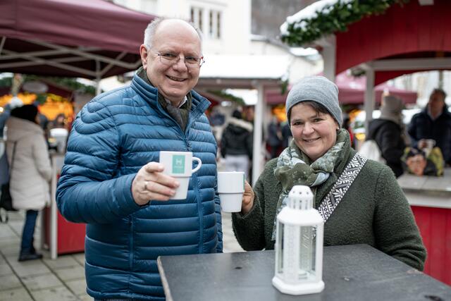 Adventmarkt am Bayrhamerplatz. | Foto: Adi Aschauer