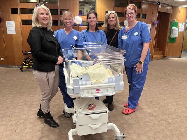 Seit 30 Jahren kümmert sich das Team der Neonatologischen Intensivstation in der Klinik Donaustadt um Frühgeburten.  | Foto: Lydia Sprinzl