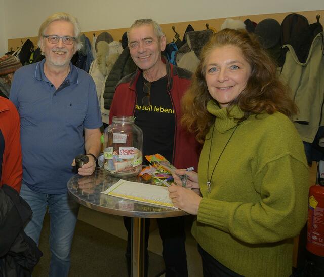 "Esslinger für die LobAu" von rechts nach links;
 - Sabine Zwierschitz
 - Helmut Sattmann
 - Johann Wieland | Foto: Kurt Kracher