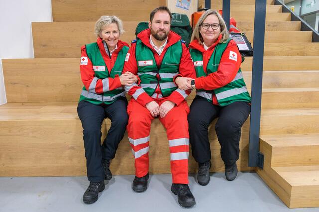 Auch das Kriseninterventionsteam des Roten Kreuzes war gerüstet. | Foto: Luttenberger