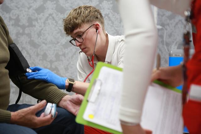 Kleinere Verletzungen wurden sofort ambulant behandelt. | Foto: Ritsch