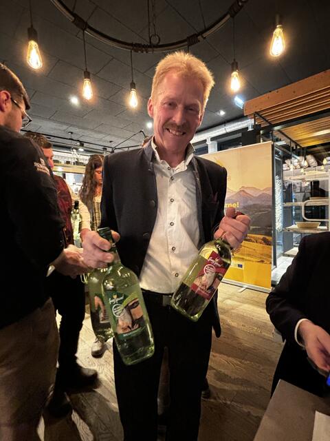 Große Mostverkostung in unserer Region: Der "Jungspund" ist der erste Most, der im heurigen Jahr in Flaschen abgefüllt wurde. | Foto: Eva Dietl-Schuller