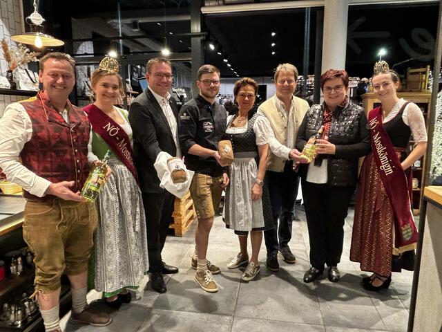 Große Mostverkostung in unserer Region: Der "Jungspund" ist der erste Most, der im heurigen Jahr in Flaschen abgefüllt wurde. | Foto: Eva Dietl-Schuller