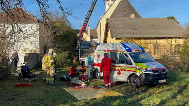 Schwerer Arbeitsunfall in Blindenmarkt: Zwei Arbeiter schwer verletzt. | Foto: DOKU-NÖ