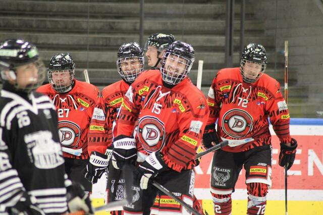 Die EC Sajowitz Devils lachen in der Bezirksliga weiterhin von der Spitze. | Foto: EC Devils