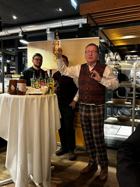 Große Mostverkostung in unserer Region: Der "Jungspund" ist der erste Most, der im heurigen Jahr in Flaschen abgefüllt wurde. | Foto: Eva Dietl-Schuller