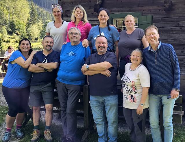 Die Theatergruppe Olbendorf spielt ab 26. Dezember die Komödie "Zwei ausgekochte Schlawiner". Der Vorverkauf läuft schon. | Foto: Foto: Theatergruppe