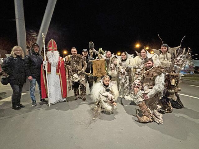 Die "Hollenegger Schlossteifl" vor ihrem Auftritt beim Interspar in Deutschlandsberg. | Foto: Susanne Veronik