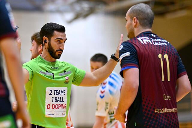 Raul Bote "im Gespräch" mit dem Schiedsrichter | Foto: GEPA pictures/ Avni Retkoceri