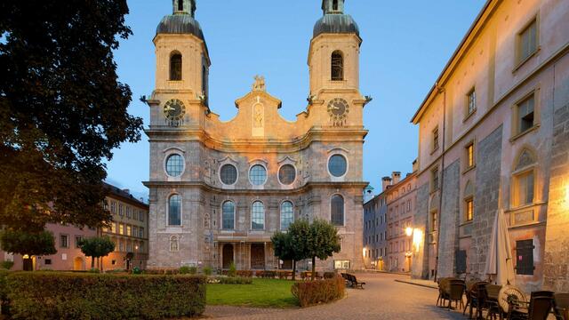 Einfühlsames Gedenken – Die Klinikseelsorge Innsbruck lädt am 8. Dezember 2024 zu einer besonderen Messe im Dom zu St. Jakob ein. | Foto: Expedia