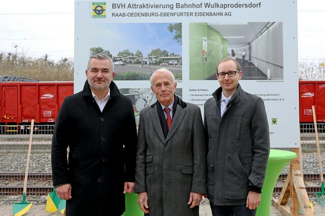 Verkehrslandesrat Heinrich Dorner, János Perényi, Vorstandsvorsitzender der Raaberbahn, und Ulrich Flamm, Infrastrukturexperte im Klimaschutzministerium | Foto: Landesmedienservice Burgenland
