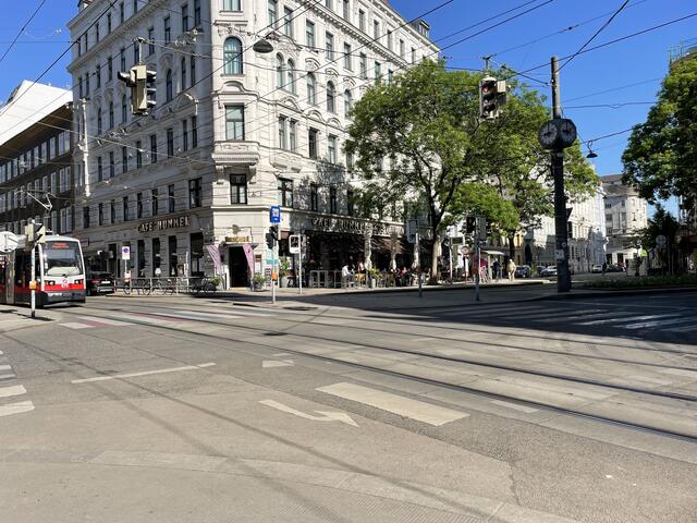 Beim Hauer-Platz möchte die Spitzenkandidatin alle Bewohnerinnen und Bewohner der Josefstadt befragen. | Foto: Julia Schmidt/MeinBezirk