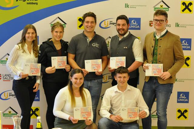Die Landesleitung und die Juroren waren begeistert von den Projekten. Von links: Magdalena Fink (Landesleiterin der Landjugend Salzburg, Landjugend Seekirchen), Anna Steger, Lukas Rittsteiger, Daniel Winkler, Maximilian Aigner, Katharina Hangöbl (Geschäftsführerin der Landjugend Salzburg) und Tobias Kerschhaggl. | Foto: Landjugend Salzburg
