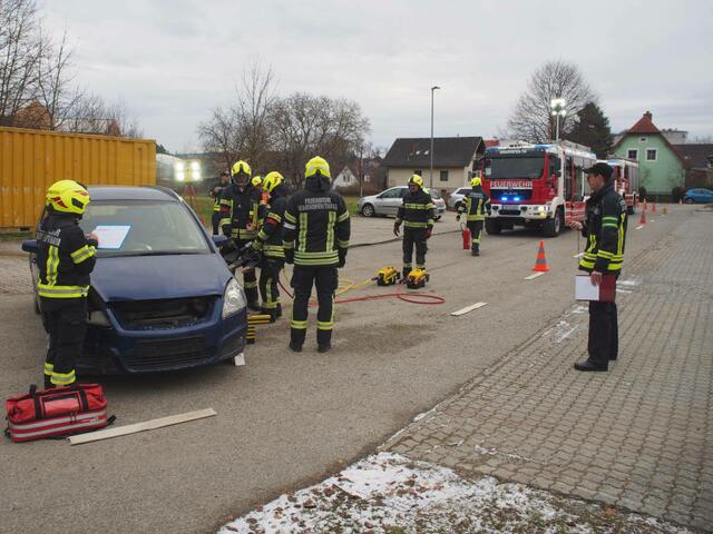 Personenrettung und -versorgung (Erste Hilfe Maßnahmen)