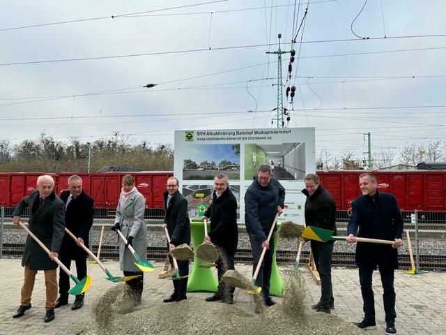 Der Bahnhof bekommt unter anderem eine zweite Park-and-Ride-Anlage und einen Personentunnel. | Foto: Lisa-Marie Zehetbauer