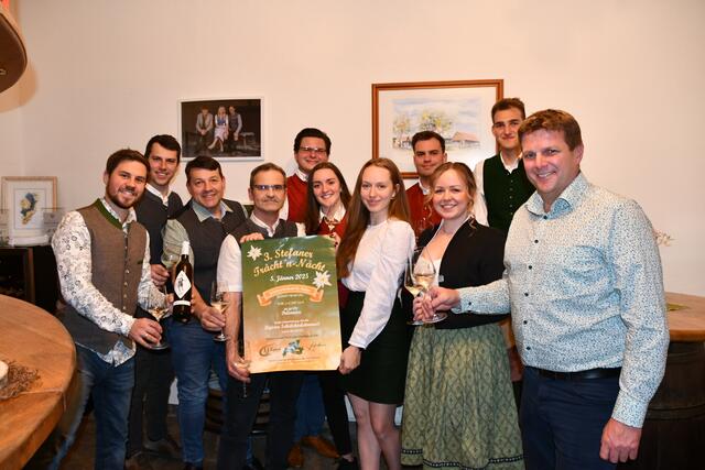 Die Verantwortlichen wählten den passenden Ballwein für das dritte Event. | Foto: Stefaner Tråcht'n-Nåcht