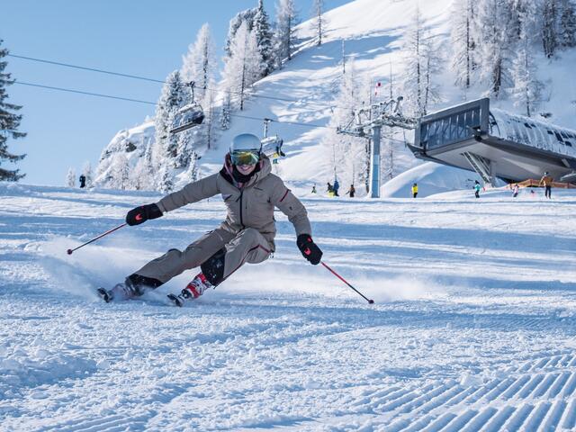 Auf der Reiteralm – und auch der Planai – werden bereits erste Schwünge gezogen. | Foto: Reiteralm