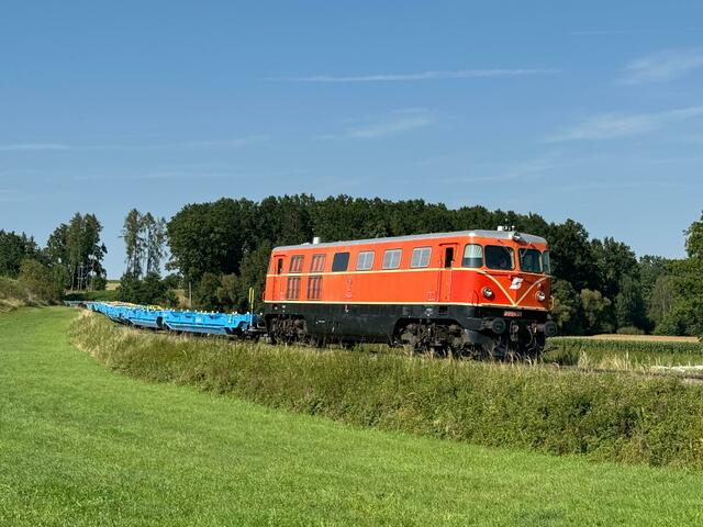 Die Containertragewaggons ohne Aufbauten auf der Strecke Schwarzenau-Waidhofen. | Foto: Philipp Katzenschlager 