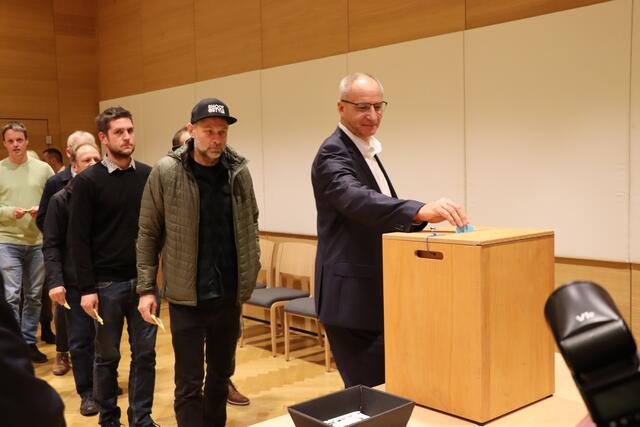 Alle Berechtigten gaben am Dienstagabend ihre Stimme ab. | Foto: Nimpf