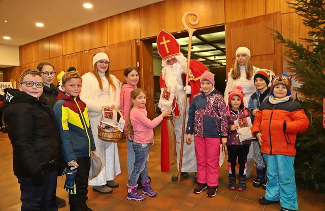 Ein Besuch des Hl. Nikolaus mit seinen Engerln steht am 7. Dezember auf dem Programm. | Foto: Hörmandinger