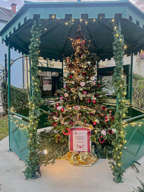 Natürlich dürfen auch die liebevoll geschmückten Christbäume nicht fehlen. | Foto: Verein Rosarium