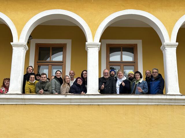 Das Team der Grünen Ottakring zeigt sich zuversichtlich für das Jahr 2025. | Foto: Grüne Wien