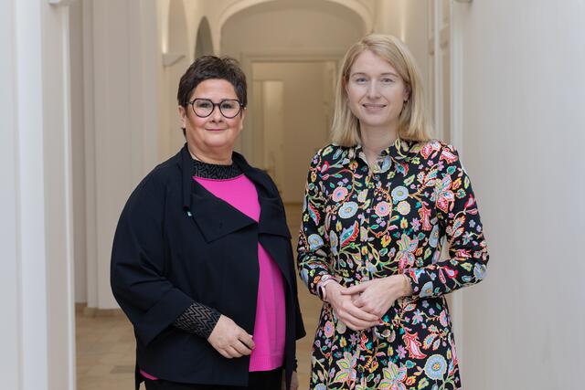 Bettina Schneebauer (li.) und Christine-Haberlander. | Foto: FH Gesundheitsberufe OÖ