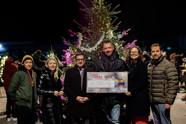 REWE Group und ihr LGBTIQ+ Netzwerk di.to. setzt Zeichen für sexuelle Gesundheit.  | Foto: JB Marketing / REWE International AG