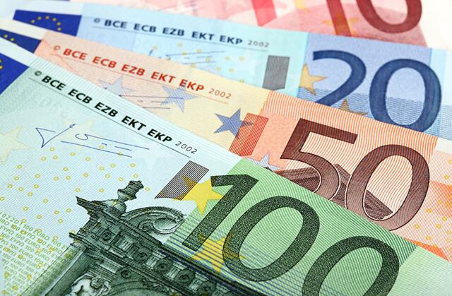Die Gehälter der Landesbediensteten steigen im Jahr 2025 um 3,5 Prozent. Für das darauffolgende Jahr ist eine Anpassung an die rollierende Inflation plus zusätzliche 0,3 Prozentpunkte vorgesehen. | Foto: zestmarina/panthermedia