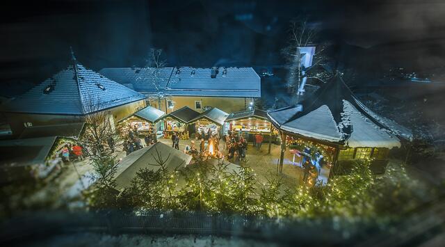 Der Ebenauer Adventmarkt von oben. | Foto: Fuschlseeregion/Stadler