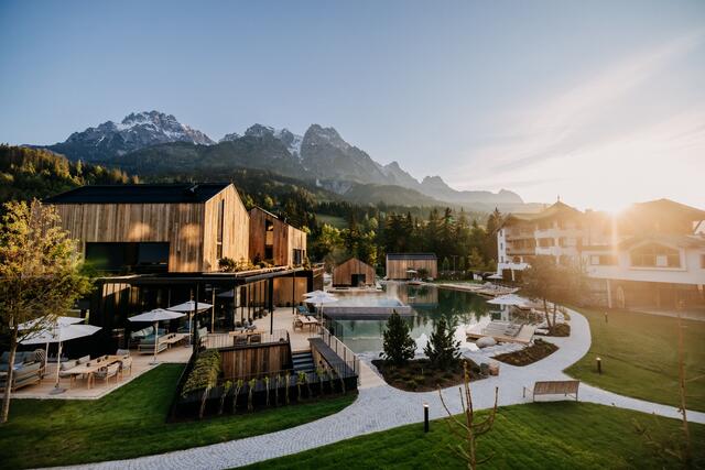 Das Naturhotel Forsthofgut in Leogang wurde vom Luxus- und Reisemagazin Falstaff Travel mit dem Prädikat "exzellent" ausgezeichnet. Wie das Hotel berichtet, erlangte es die Höchstwertung mit 100 von 100 Punkten. | Foto: Forsthofgut
