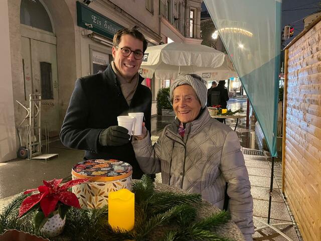 Bezirksvize Oliver Möllner lädt zum karitativen Punschen ein. | Foto: ÖVP Währing