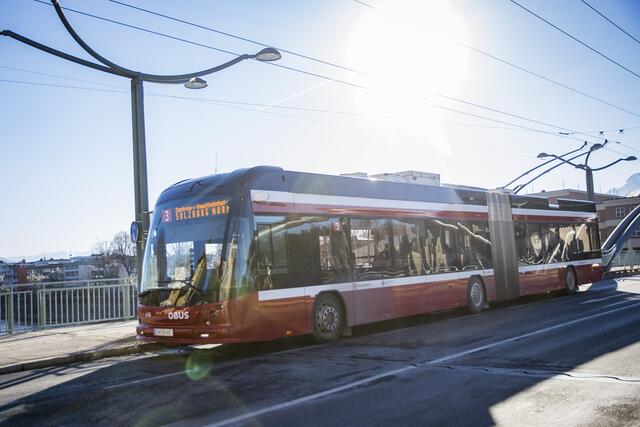 An allen vier Adventsamstagen 2024 stehen die öffentlichen Verkehrsmittel in der Stadt Salzburg kostenlos zur Verfügung. | Foto: Neumayr
