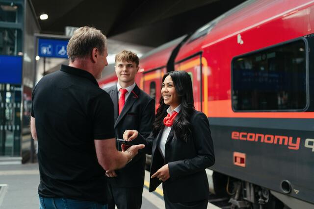 Durch die Verbesserungen sollen Pendler und Schüler künftig schneller und komfortabler ans Ziel gebracht werden. | Foto: ÖBB/Leonte
